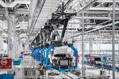 新能源浪潮奔涌，北京奔馳順義工廠以“北京技術”定義智造新標桿